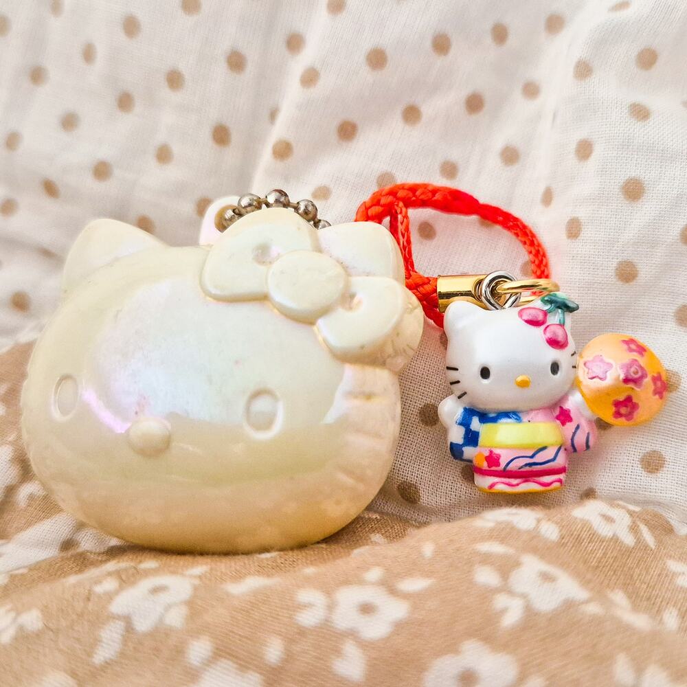 Sanrio Hello Kitty Collectors Mascot Pearl Face Case Charm Japan Y2K 2004